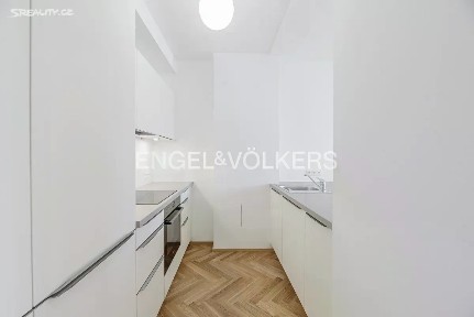 Pronájem bytu 3+kk 85 m²