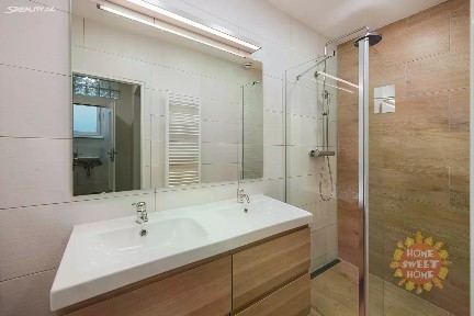 Pronájem bytu 2+kk 40 m² Plzeňská, Praha - Smíchov