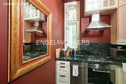 Pronájem bytu 3+1 105 m² Na Hrobci, Praha - Nové Město