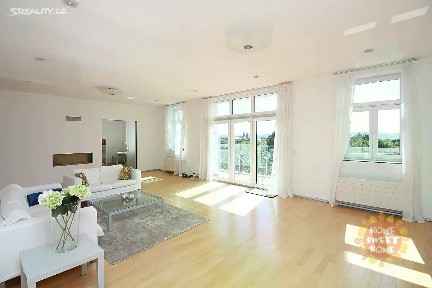 Pronájem bytu 6 pokojů a více 204 m²