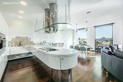 Pronájem bytu 3+kk 288 m² Křížová, Praha - Smíchov