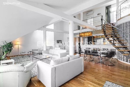 Pronájem bytu 6 pokojů a více 250 m² Dřevná, Praha - Nové Město