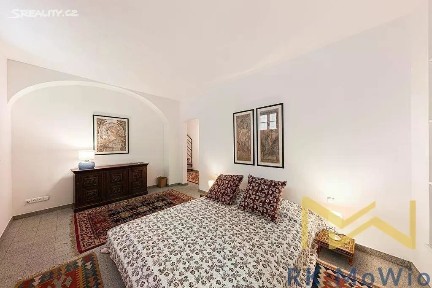 Pronájem bytu 2+1 73 m² Vlašská, Praha - Malá Strana