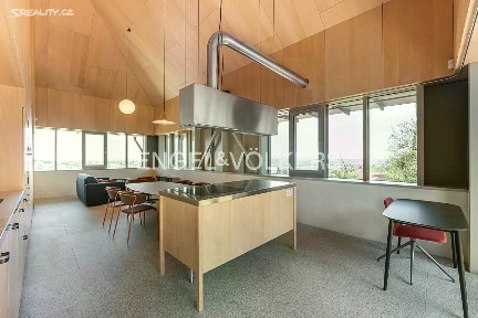 Pronájem bytu 3+kk 108 m² Pod bateriemi, Praha - Střešovice