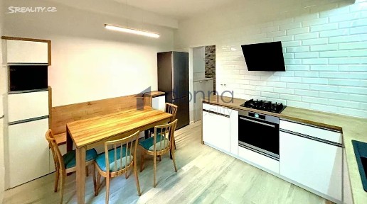 Pronájem bytu 2+1 70 m² Musílkova, Praha - Košíře