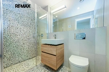 Pronájem bytu 1+kk 37 m² U Komína, Praha - Radlice