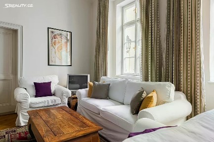 Pronájem bytu 2+1 73 m² Vlašská, Praha - Malá Strana