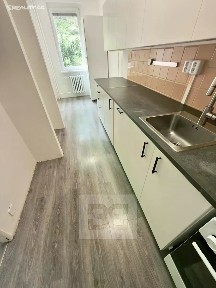 Pronájem bytu 3+1 74 m² Prosluněná, Praha - Hlubočepy