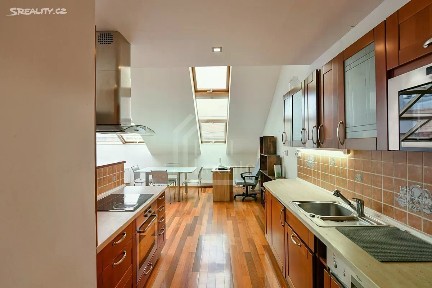 Pronájem bytu 2+kk 107 m² Helmova, Praha - Nové Město