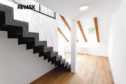 Pronájem bytu 1+kk 20 m² Slavětínská, Praha - Klánovice