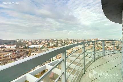 Pronájem bytu 1+kk 30 m² Vinohradská, Praha - Strašnice