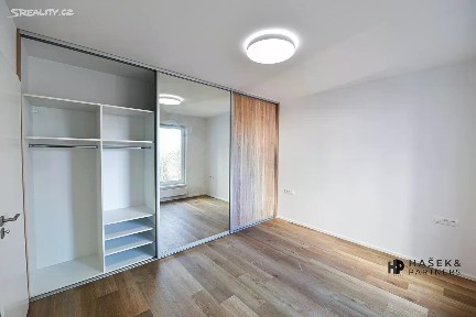Pronájem bytu 2+kk 69 m² Pod Krocínkou, Praha - Vysočany