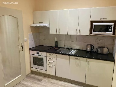 Pronájem bytu 1+1 40 m² Máchova, Praha - Vinohrady