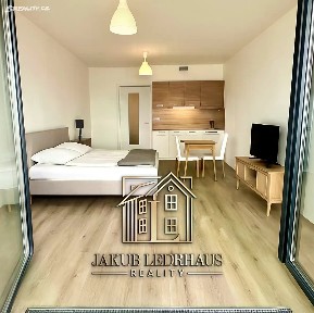 Pronájem bytu 1+kk 32 m² Praha - Hloubětín