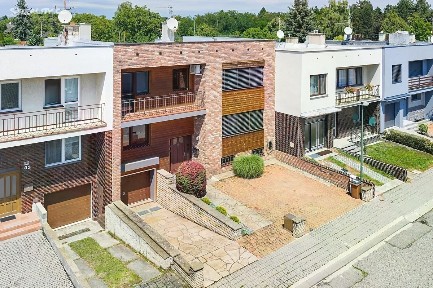 Prodej rodinného domu 259 m², pozemek 808 m²