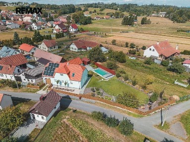 Prodej rodinného domu 310 m², pozemek 1227 m²