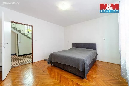 Prodej rodinného domu 250 m², pozemek 590 m²
