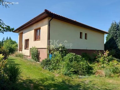 Prodej rodinného domu 300 m², pozemek 816 m²