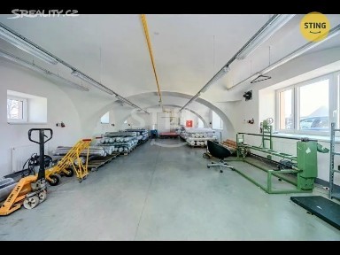 Pronájem skladového prostoru 500 m²