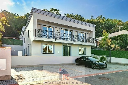 Prodej kanceláře 440 m²