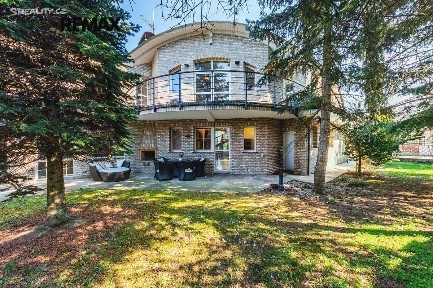 Prodej kanceláře 433 m² U zahrádek, Praha - Benice