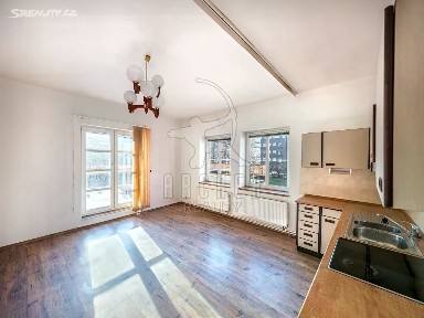 Prodej kanceláře 393 m² V olšinách, Praha - Strašnice
