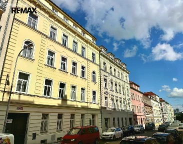 Prodej činžovního domu 736 m²