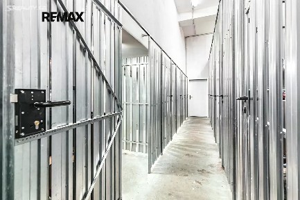 Prodej skladového prostoru 2 m² Kamenická, Praha - Holešovice
