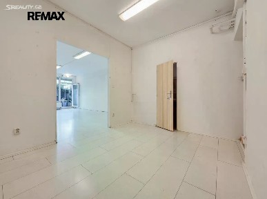 Prodej obchodního prostoru 62 m² Pod Školou, Praha - Košíře