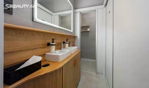 Prodej obchodního prostoru 48 m² Naskové, Praha - Košíře