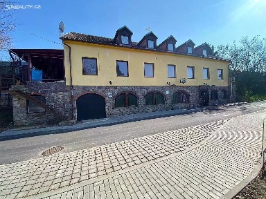 Dobšice, Znojmo, Vilová