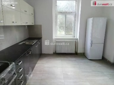 Pronájem bytu 2+1 80 m² Modlany
