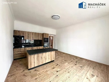 Pronájem bytu 3+1 110 m² Ferrerova, Duchcov