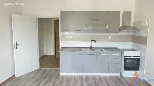Pronájem bytu 2+kk 40 m² V Sídlišti, Děčín - Děčín XXXII-Boletice nad Labem