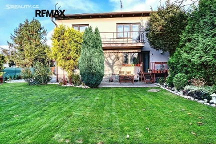 Prodej rodinného domu 292 m², pozemek 602 m² Na barikádách, Praha - Čakovice