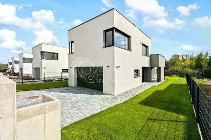 Prodej rodinného domu 288 m², pozemek 687 m² Mračská, Praha - Chodov