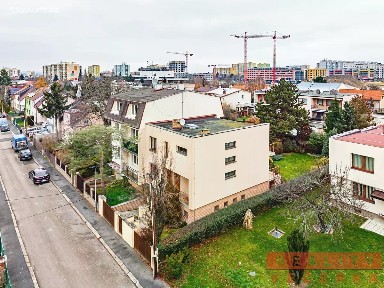 Prodej rodinného domu 173 m², pozemek 360 m² 7. května, Praha - Chodov