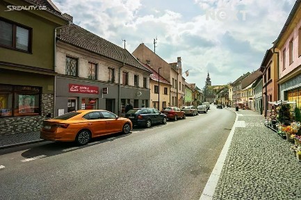 Prodej rodinného domu 243 m², pozemek 562 m²