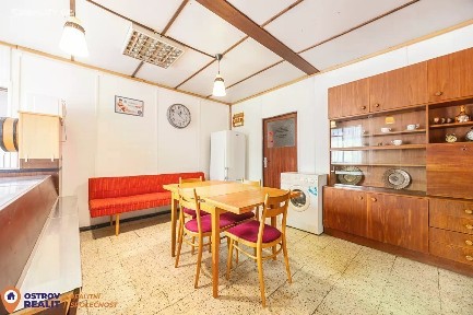 Prodej obchodního prostoru 86 m²