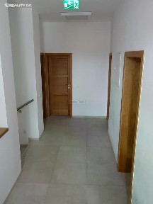 Pronájem kanceláře 100 m²