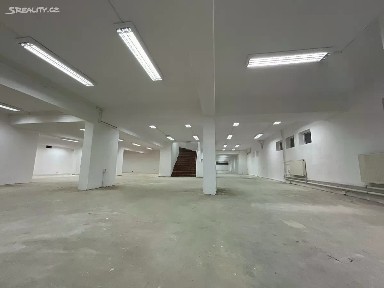 Pronájem obchodního prostoru 435 m²