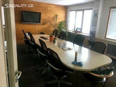 Pronájem obchodního prostoru 9687 m²