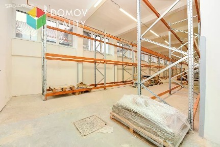 Pronájem skladového prostoru 394 m²