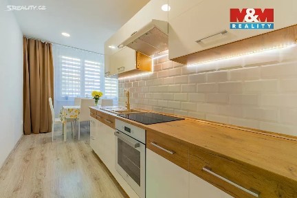 Prodej bytu 2+1 61 m² U Pošty, Hranice