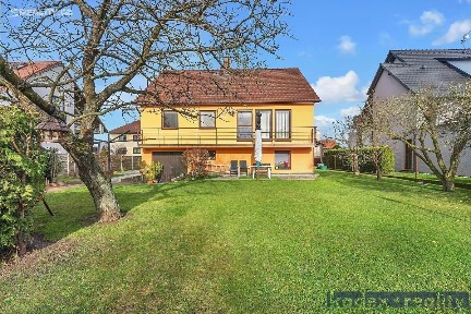 Prodej rodinného domu 300 m², pozemek 816 m²