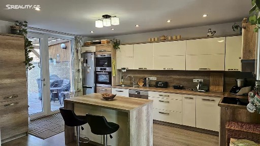 Prodej rodinného domu 217 m², pozemek 403 m²