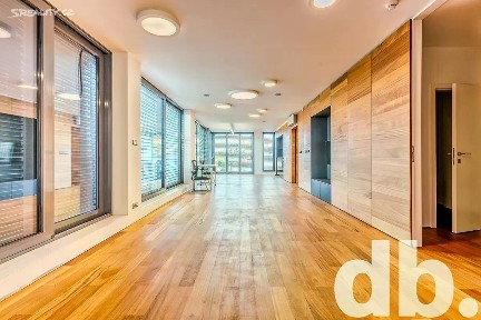 Pronájem bytu 1+kk 70 m² 26. dubna, Cheb