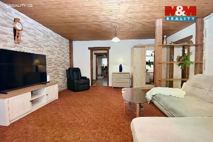 Prodej rodinného domu 320 m², pozemek 2079 m²