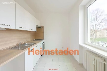 Pronájem bytu 2+1 53 m² Školská, Karviná - Ráj