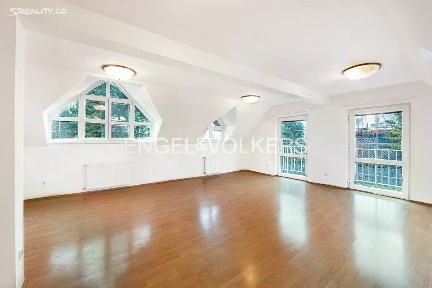Pronájem rodinného domu 251 m², pozemek 1018 m² K vinicím, Praha - Nebušice